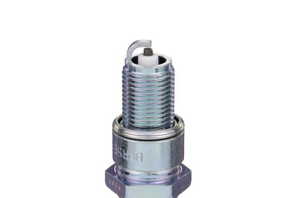 Bougie d'allumage NGK 7075