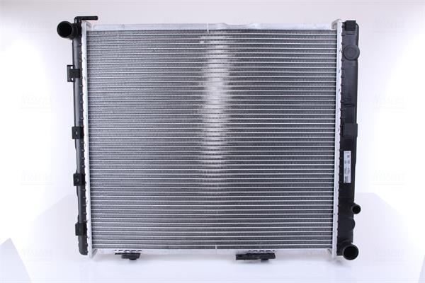Radiateur moteur (Radiateur de refroidissement) NISSENS ref. 62696A