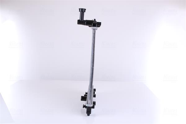 Radiateur moteur (Radiateur de refroidissement) NISSENS ref. 641777