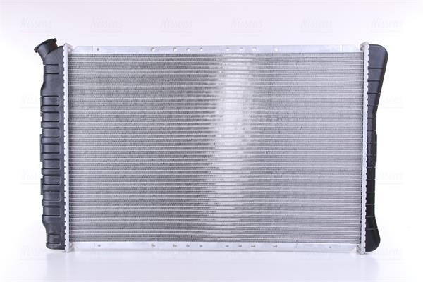 Radiador motor NISSENS 67600