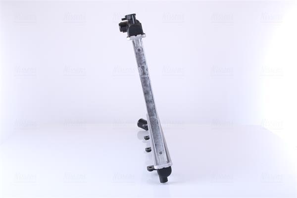 Radiateur moteur (Radiateur de refroidissement) NISSENS 67737