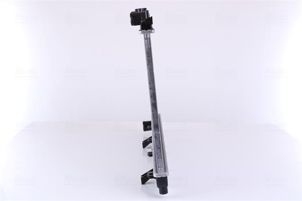 Radiateur moteur (Radiateur de refroidissement) NISSENS 67744
