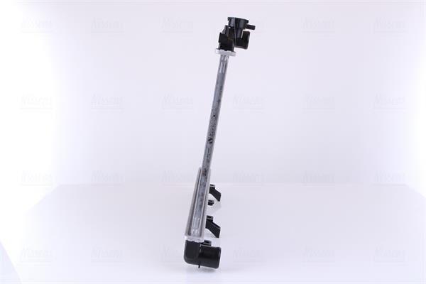 Radiateur moteur (Radiateur de refroidissement) NISSENS 67744