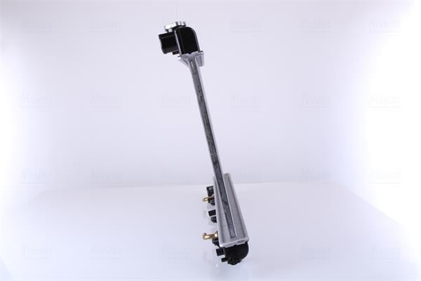 Radiateur moteur (Radiateur de refroidissement) NISSENS 67747