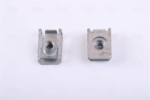 Radiador, refrigeración del motor NISSENS ref. 68002A