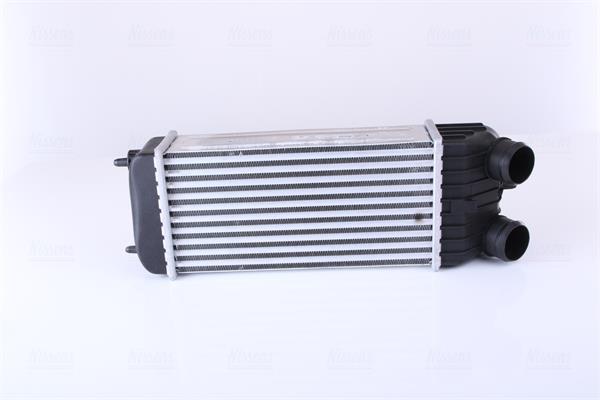 Intercooler, échangeur (Refroidisseur d'air) NISSENS ref. 96612