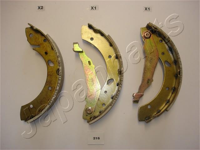 Jeu de 4 mâchoires de frein (Garniture de frein à tambour) JAPANPARTS ref. GF-216AF