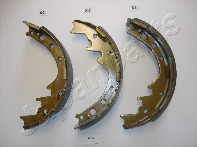 Jeu de 4 mâchoires de frein (Garniture de frein à tambour) JAPANPARTS ref. GF-233AF