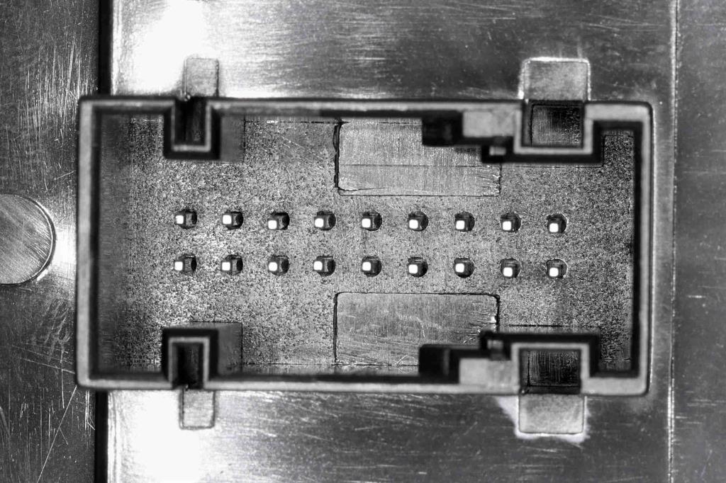 Interrupteur, lève-vitre (Bouton de lève-vitre) VEMO V20-73-0107