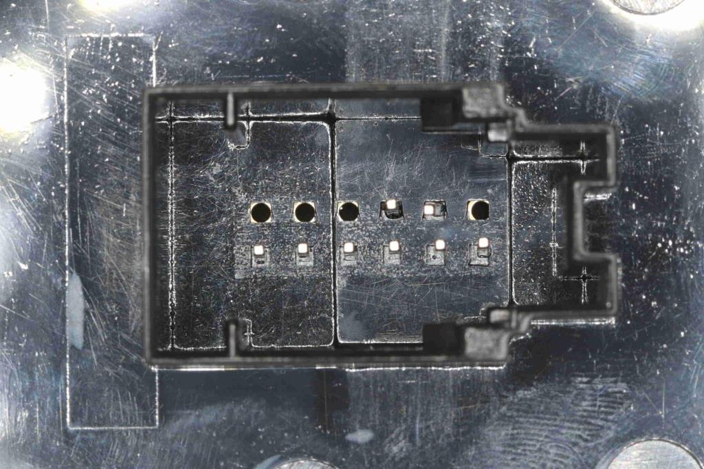 Interrupteur, lève-vitre (Bouton de lève-vitre) VEMO V20-73-0268