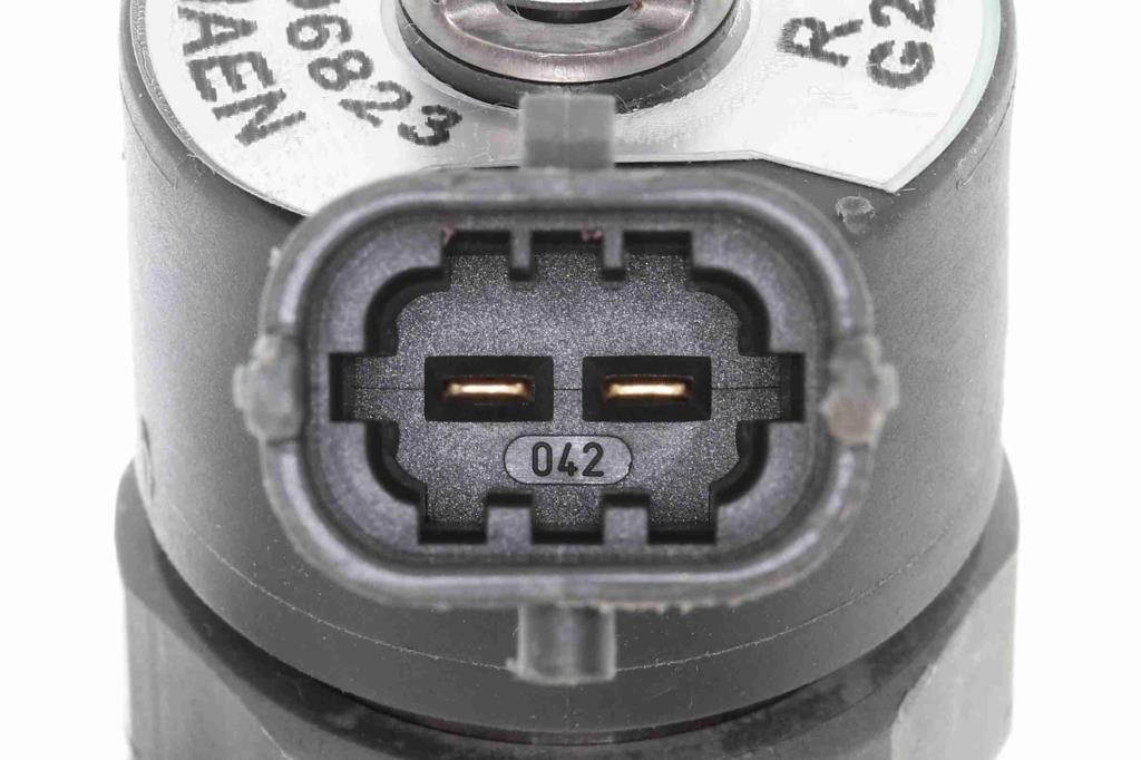 Injecteur VEMO ref. V24-11-0027