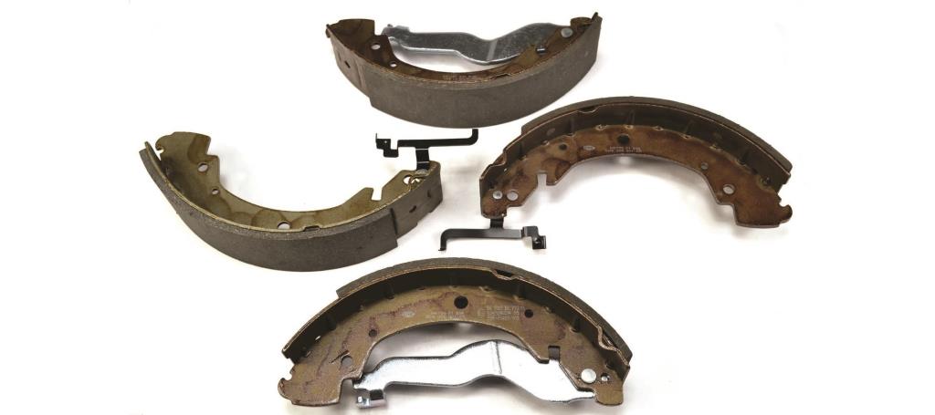 Jeu de 4 mâchoires de frein (Garniture de frein à tambour) HELLA ref. 8DB 355 001-281