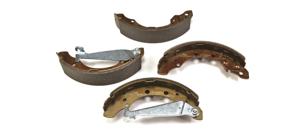 Jeu de 4 mâchoires de frein (Garniture de frein à tambour) HELLA ref. 8DB 355 001-311