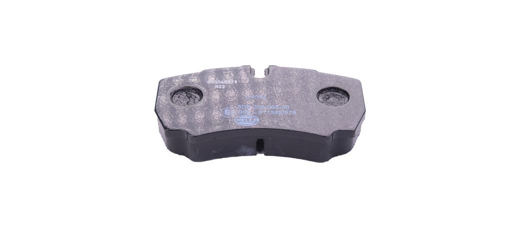 Jeu de 4 plaquettes de frein HELLA ref. 8DB 355 005-381