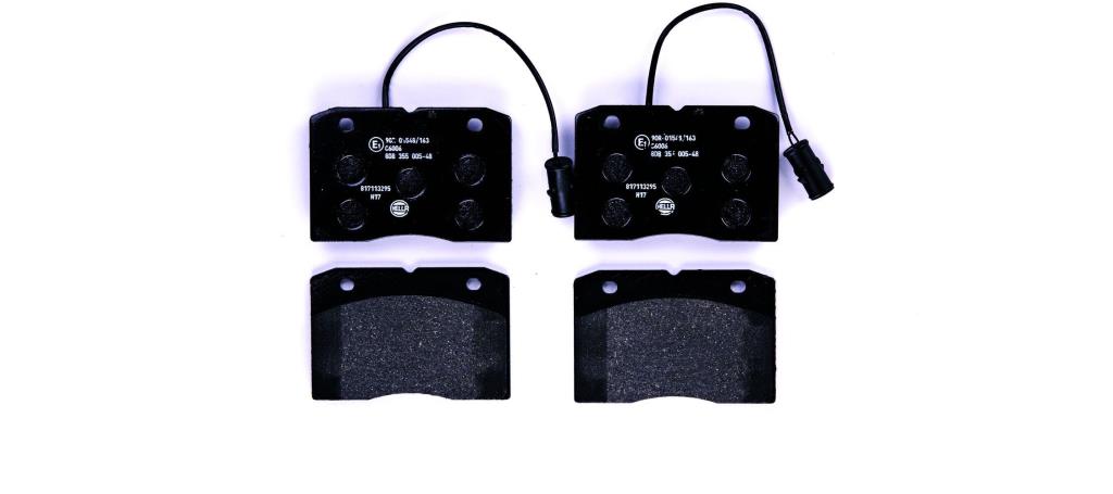 Jeu de 4 plaquettes de frein HELLA ref. 8DB 355 005-481