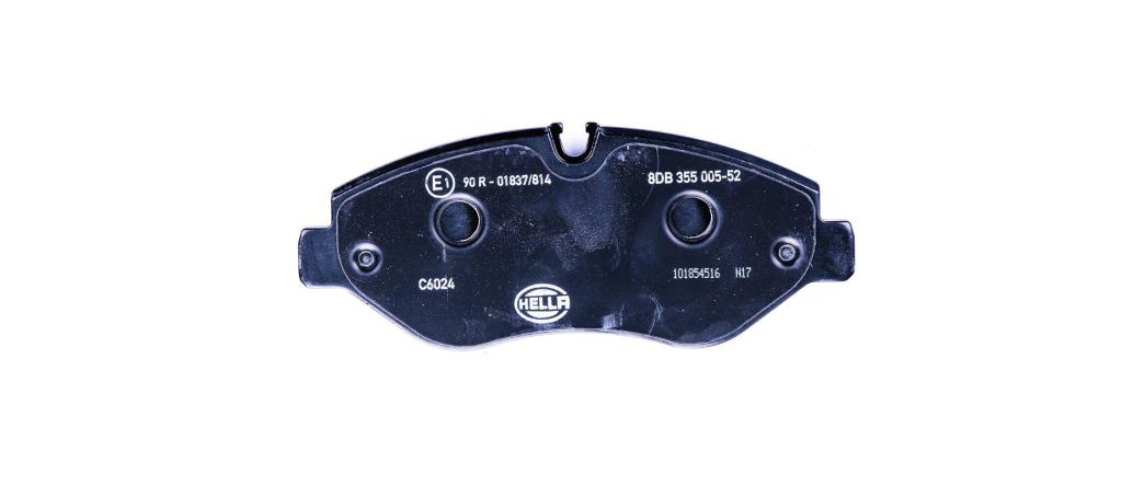 Jeu de 4 plaquettes de frein HELLA ref. 8DB 355 005-521