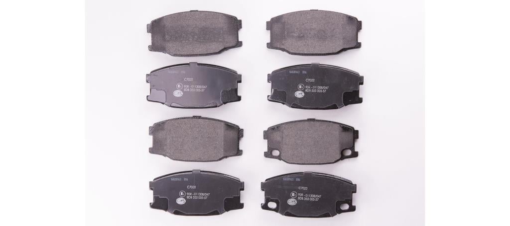 Jeu de 4 plaquettes de frein HELLA 8DB 355 005-571
