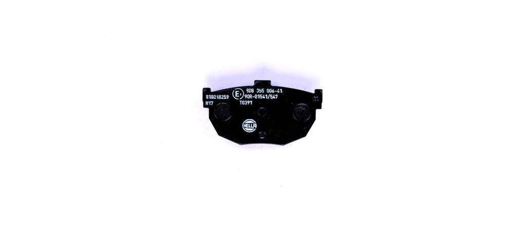 Jeu de 4 plaquettes de frein HELLA ref. 8DB 355 006-411