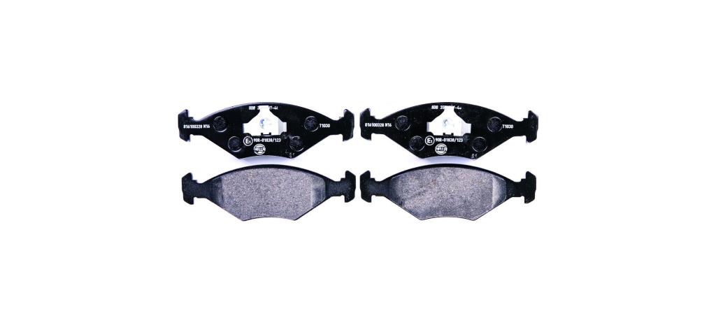 Jeu de 4 plaquettes de frein HELLA ref. 8DB 355 007-441