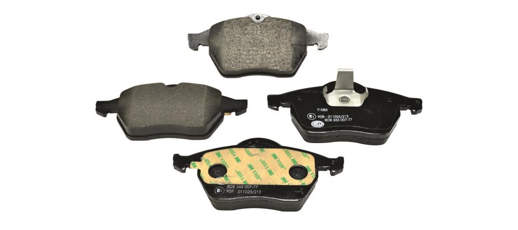 Jeu de 4 plaquettes de frein HELLA ref. 8DB 355 007-771
