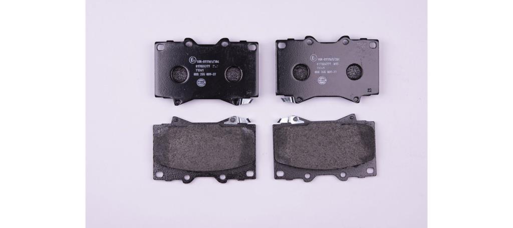 Jeu de 4 plaquettes de frein HELLA ref. 8DB 355 009-371