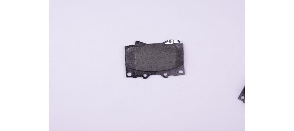 Jeu de 4 plaquettes de frein HELLA ref. 8DB 355 009-371