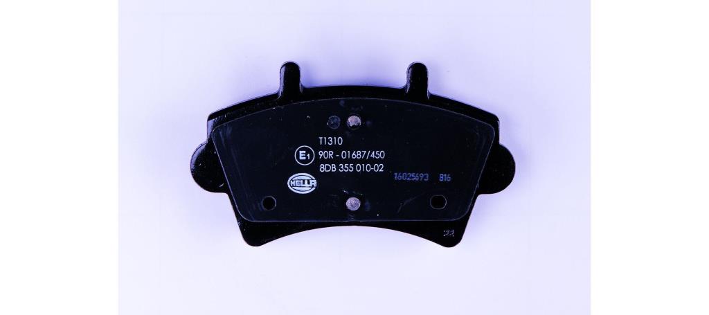 Jeu de 4 plaquettes de frein HELLA ref. 8DB 355 010-021