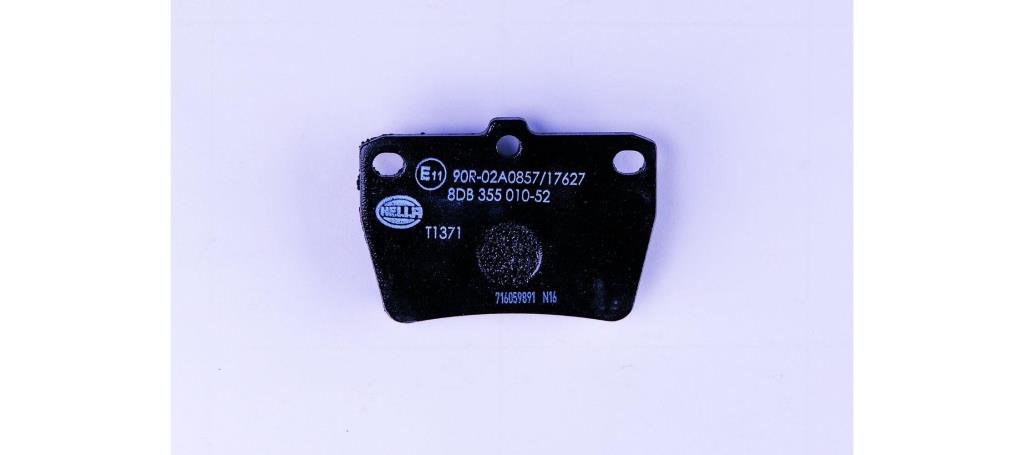 Jeu de 4 plaquettes de frein HELLA ref. 8DB 355 010-521
