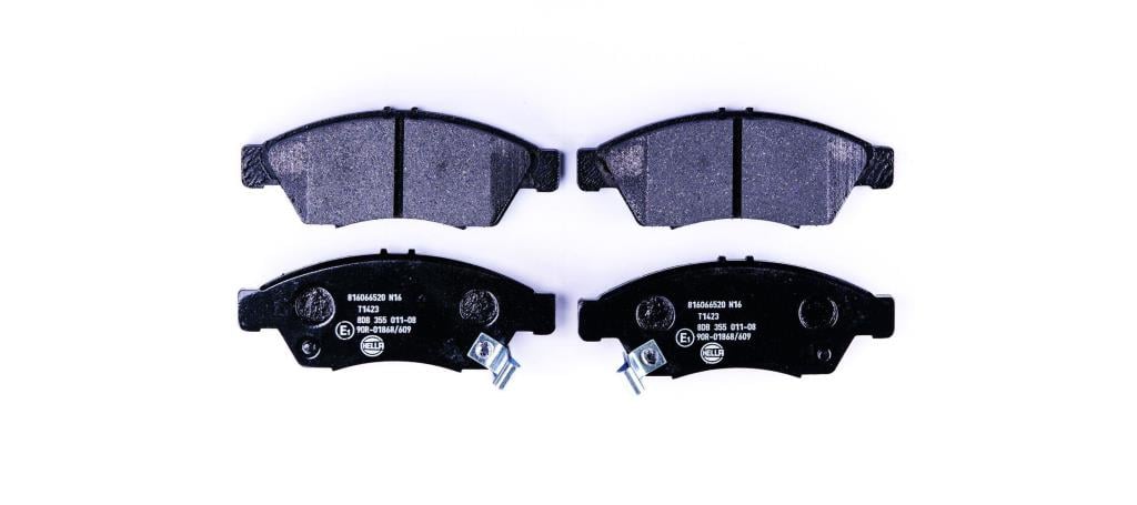Jeu de 4 plaquettes de frein HELLA ref. 8DB 355 011-081