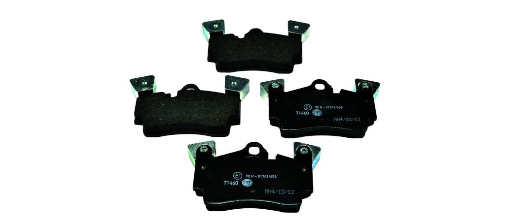 Jeu de 4 plaquettes de frein HELLA ref. 8DB 355 011-471