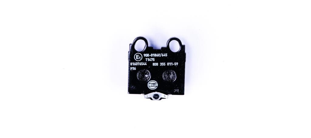 Jeu de 4 plaquettes de frein HELLA ref. 8DB 355 011-591