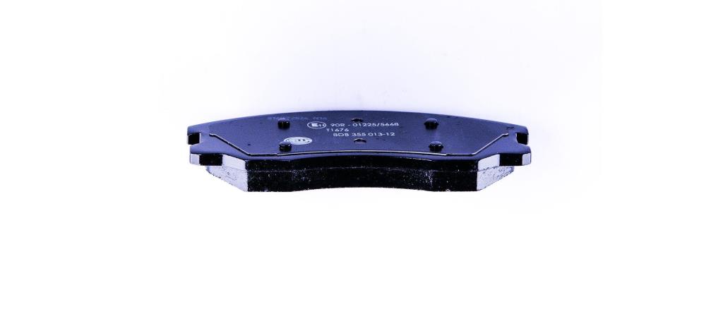 Jeu de 4 plaquettes de frein HELLA ref. 8DB 355 013-121