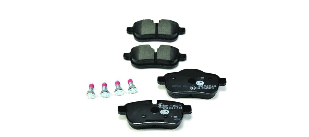 Jeu de 4 plaquettes de frein HELLA ref. 8DB 355 014-621