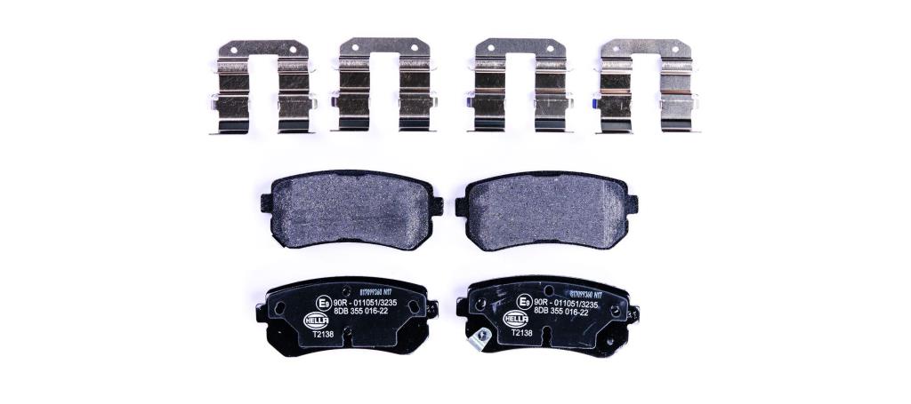 Jeu de 4 plaquettes de frein HELLA ref. 8DB 355 016-221