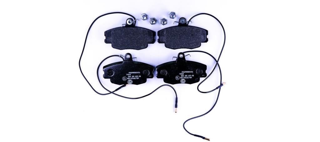 Jeu de 4 plaquettes de frein HELLA ref. 8DB 355 017-981