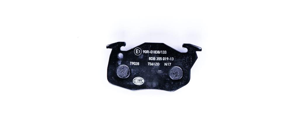 Jeu de 4 plaquettes de frein HELLA ref. 8DB 355 019-131