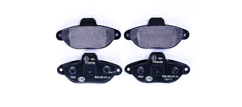 Jeu de 4 plaquettes de frein HELLA ref. 8DB 355 019-161
