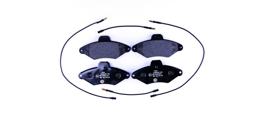Jeu de 4 plaquettes de frein HELLA ref. 8DB 355 019-201