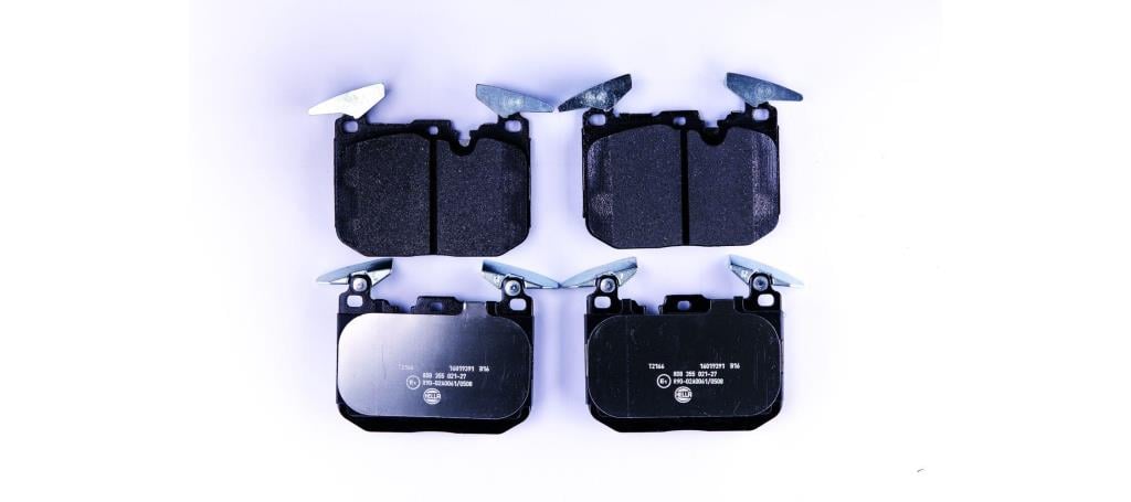 Jeu de 4 plaquettes de frein HELLA ref. 8DB 355 021-271