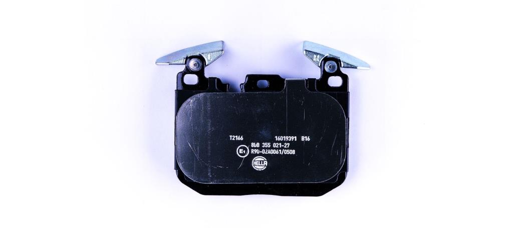 Jeu de 4 plaquettes de frein HELLA ref. 8DB 355 021-271