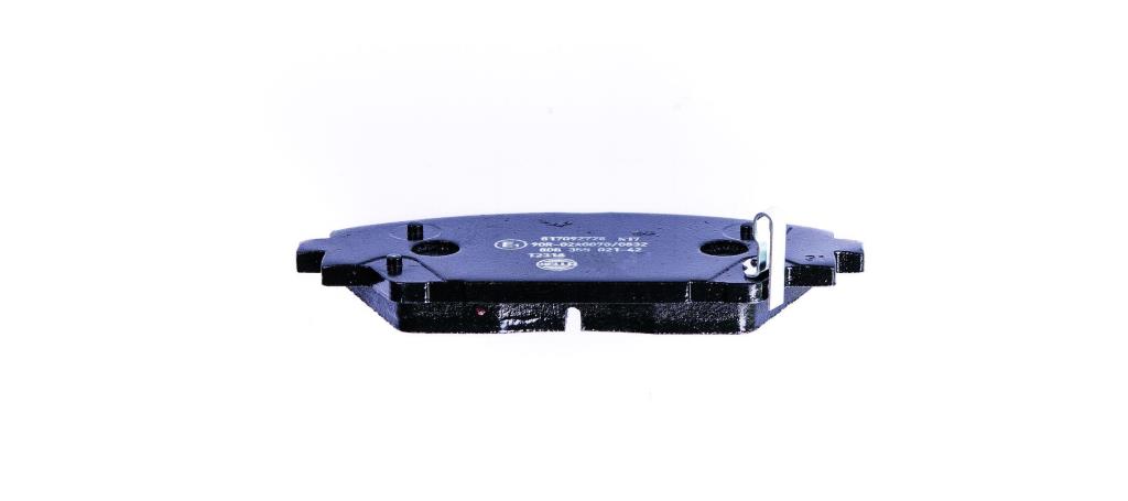 Jeu de 4 plaquettes de frein HELLA ref. 8DB 355 021-421
