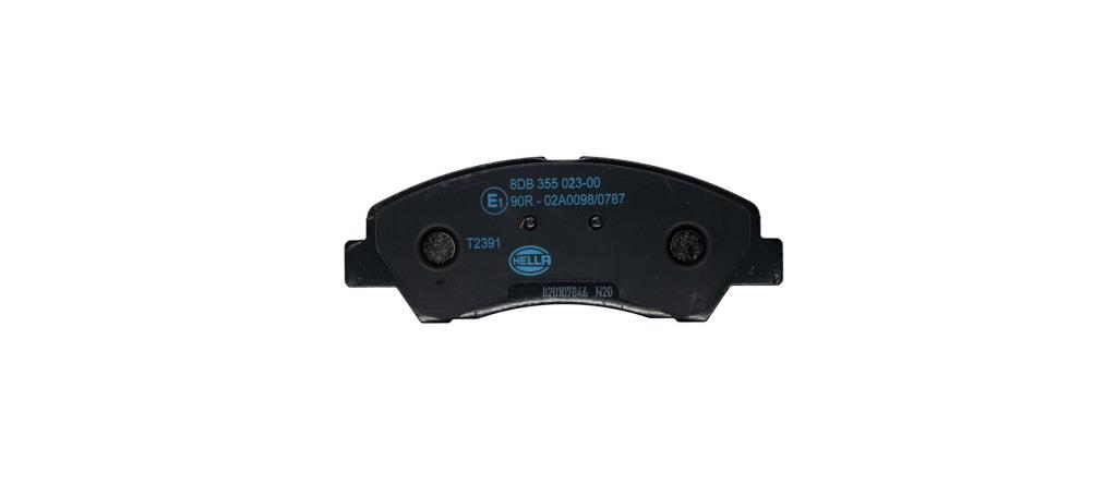 Jeu de 4 plaquettes de frein HELLA 8DB 355 023-001