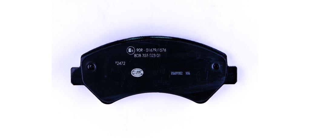 Jeu de 4 plaquettes de frein HELLA 8DB 355 023-011