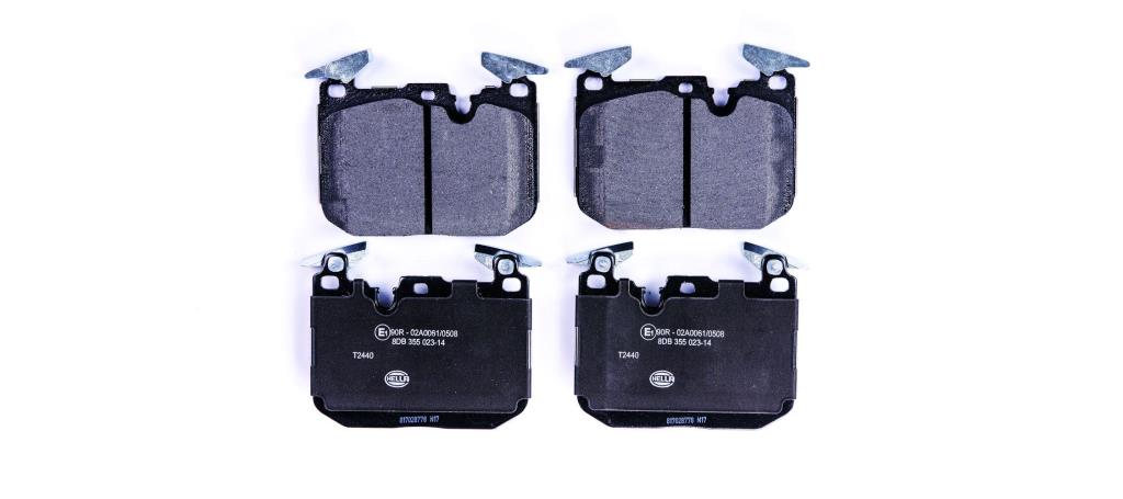 Jeu de 4 plaquettes de frein HELLA ref. 8DB 355 023-141