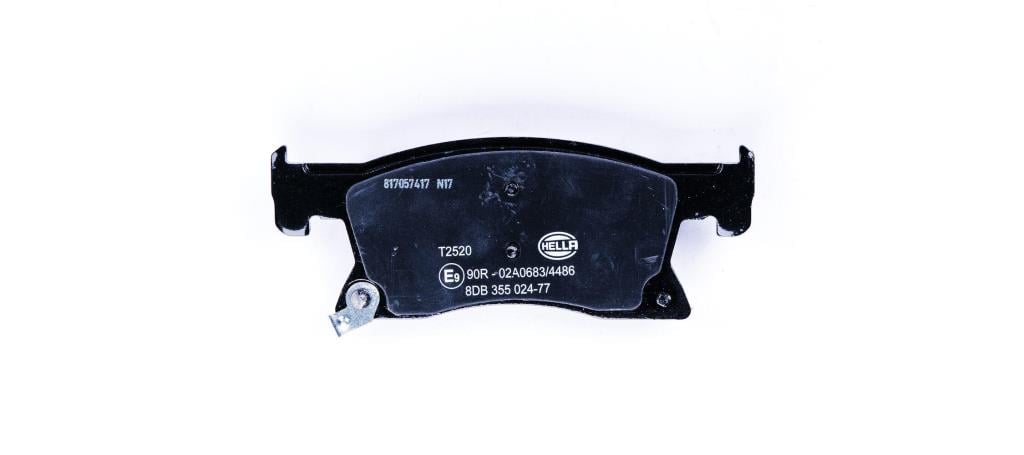Jeu de 4 plaquettes de frein HELLA ref. 8DB 355 024-771
