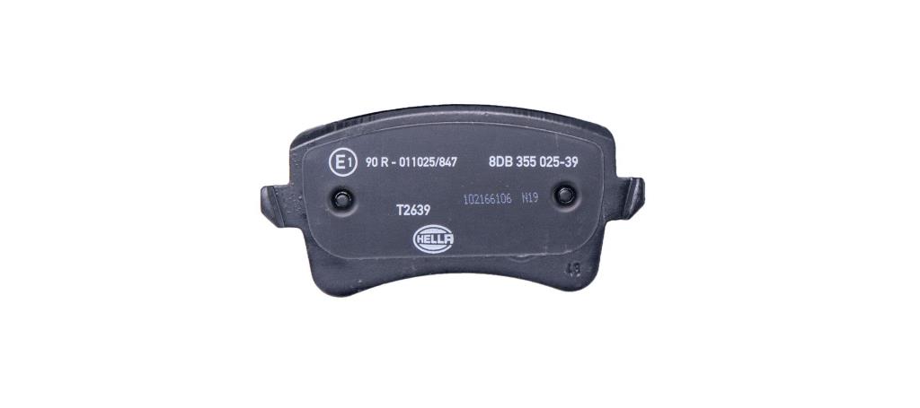 Jeu de 4 plaquettes de frein HELLA 8DB 355 025-391