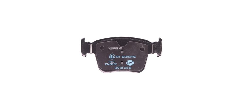 Jeu de 4 plaquettes de frein HELLA ref. 8DB 355 025-881