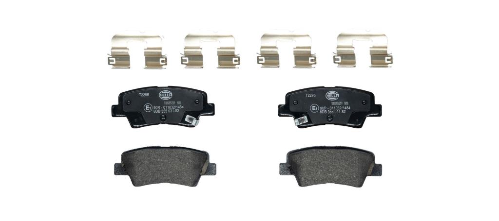 Jeu de 4 plaquettes de frein HELLA ref. 8DB 355 031-821