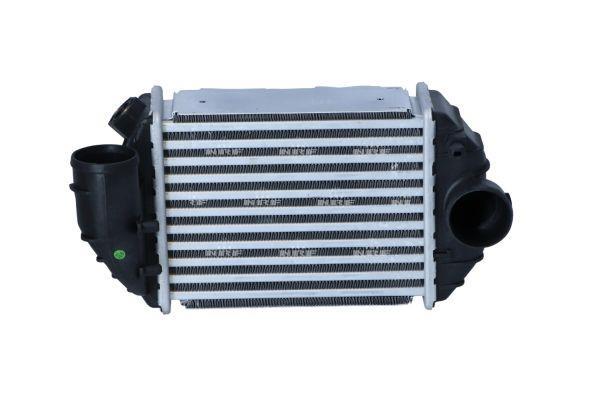 Intercooler, échangeur (Refroidisseur d'air) NRF B.V. ref. 30133