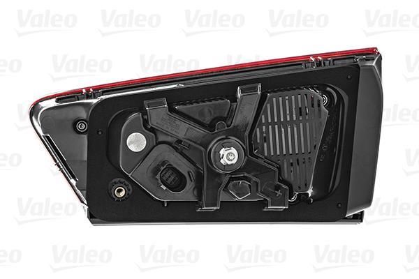 Feu arrière (Phare arrière) VALEO 047020